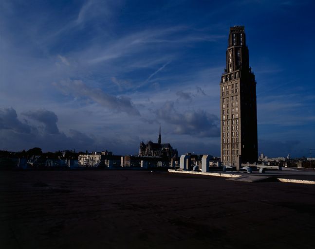 Ensemble des immeubles de la place Alphonse-Fiquet à Amiens