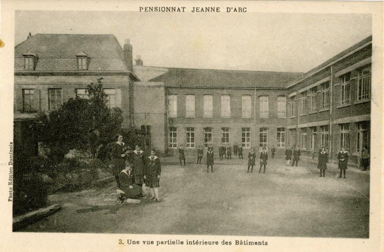 Maison, puis pensionnat Jeanne d'Arc, actuellement école maternelle Notre-Dame des Anges