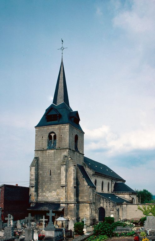 Église paroissiale et cimetière Saint-Nicolas et Saint-Fiacre de Vauchelles