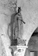 Statue (petite nature) : Sainte Catherine