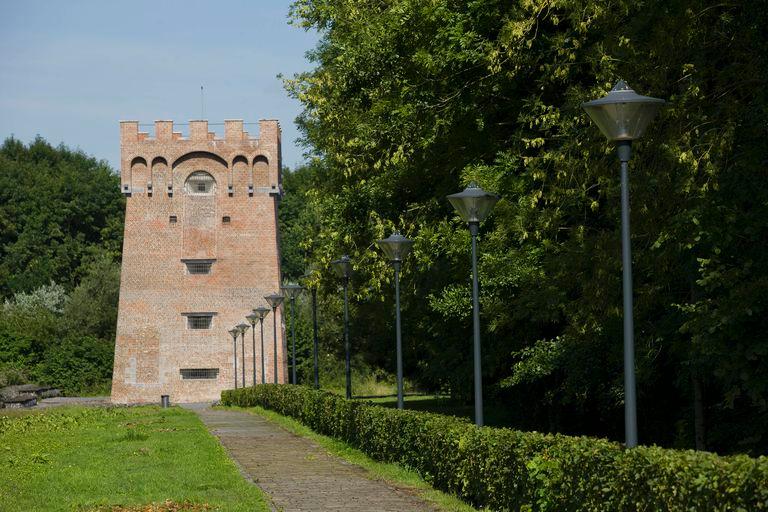 Chevalement du puits 1 de la fosse Sarteau, protégée au titre des Monumenst Historiques.