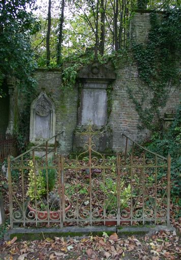 Tombeau (stèle funéraire) de la famille Hocquet-Piteux