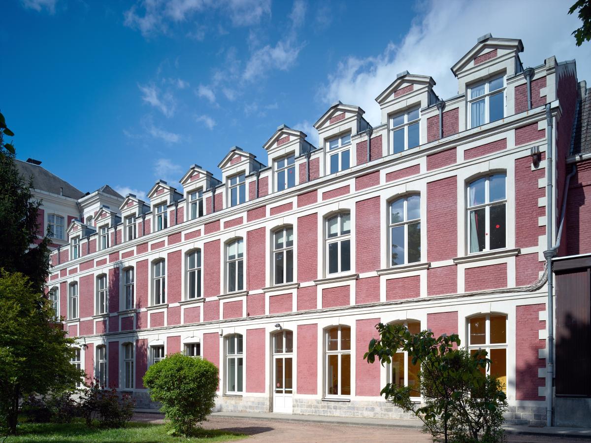 Aile de l'Horloge du lycée et ses extensions.