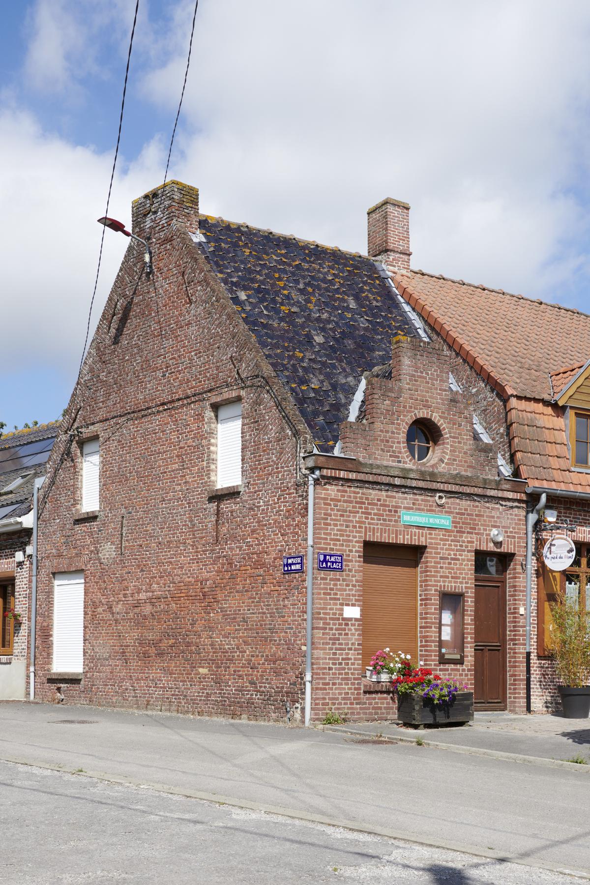 Ancienne Mairie, actuellement bibliothèque municipale
