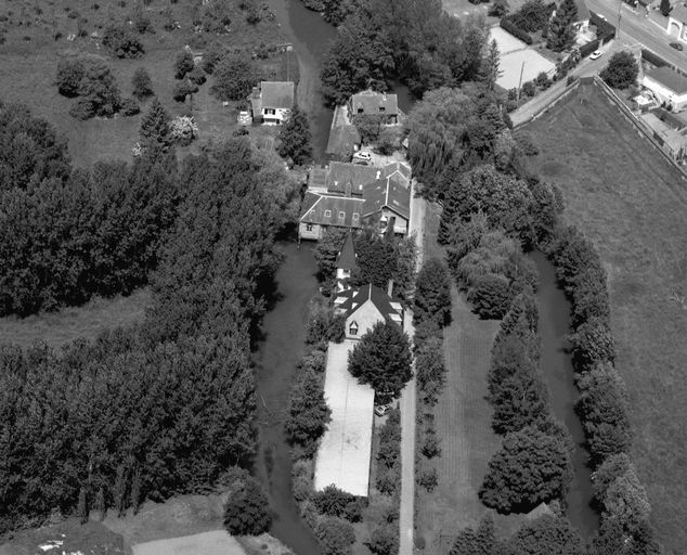 Ancien moulin à foulon et à farine, dit Moulins Bourguillemont, puis Thieré, puis Leroux, puis Grégoire, devenu filature de laine Nô et Cie, puis Zentz (détruit)