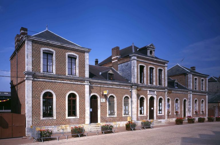 Ecoles communales et mairie d'Any-Martin-Rieux