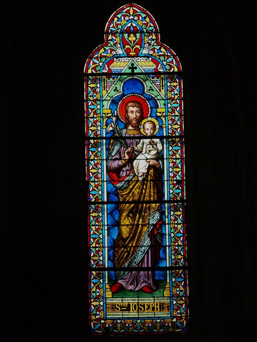 Ensemble de 5 verrières figurées : Saint Jean-Baptiste, saint François d'Assise, sainte Elisabeth, saint Joseph père nourricier du Christ, saint Michel terrassant le démon