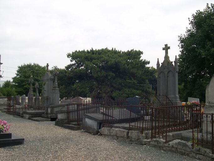 Ancienne église paroissiale et cimetière Saint-Nicolas, actuel cimetière communal de Boves