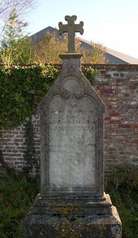 Enclos funéraire de la famille Monnoyer-Debary (ancien cimetière privé)