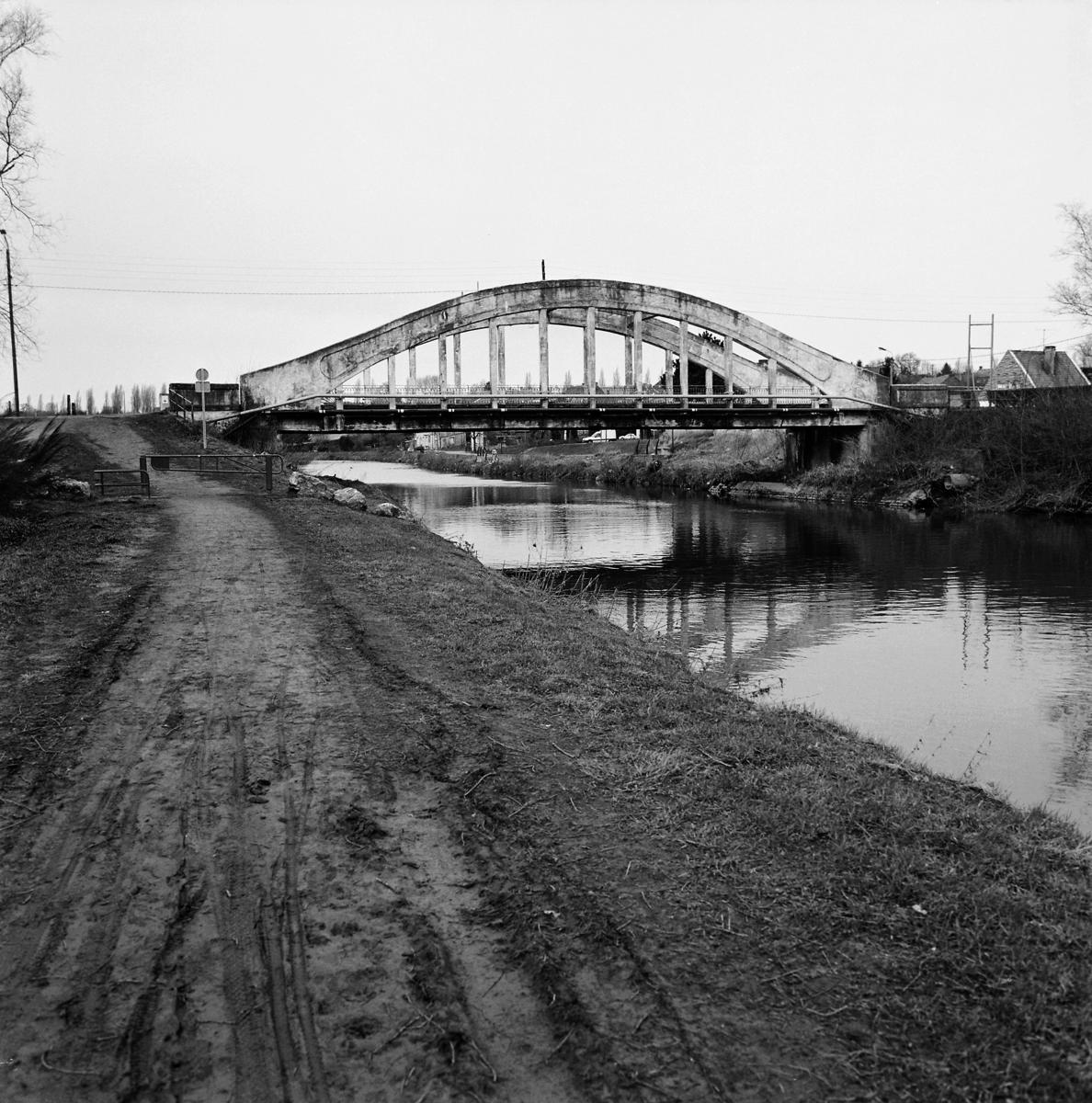 Rivière aménagée dite rivière canalisée de la Sambre