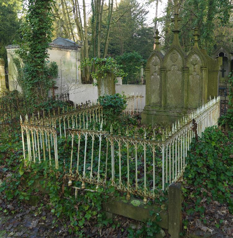 Tombeau (stèle funéraire) des familles Duponchel-Capron et Lemaire-Duponchel