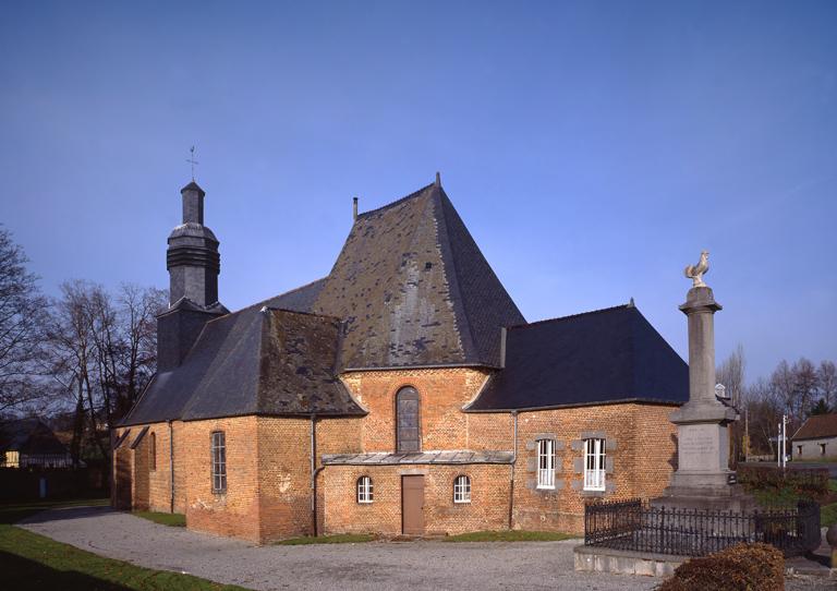 Eglise paroissiale fortifiée Saint-Pierre de Leschelles