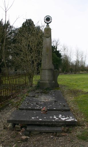 Tombeau (obélisque) de la famille Aubert-Deparis