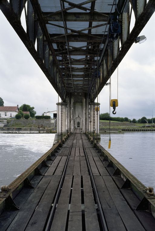 Ecluses sur l'Oise canalisée à Pont-Sainte-Maxence