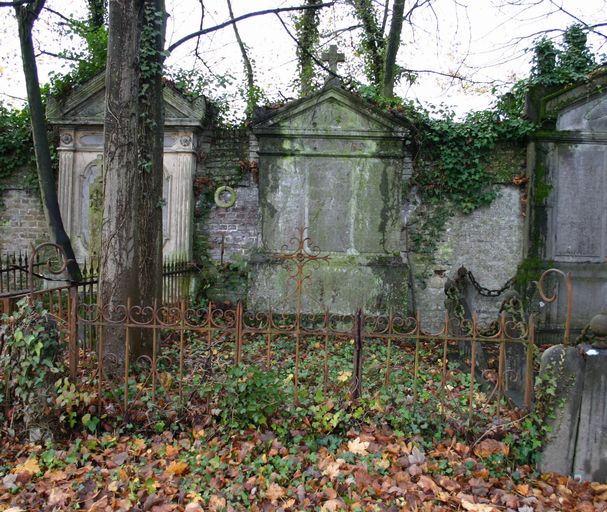 Tombeau (stèle funéraire) de la famille Darras-Ducroquet et Darras-Leclercq