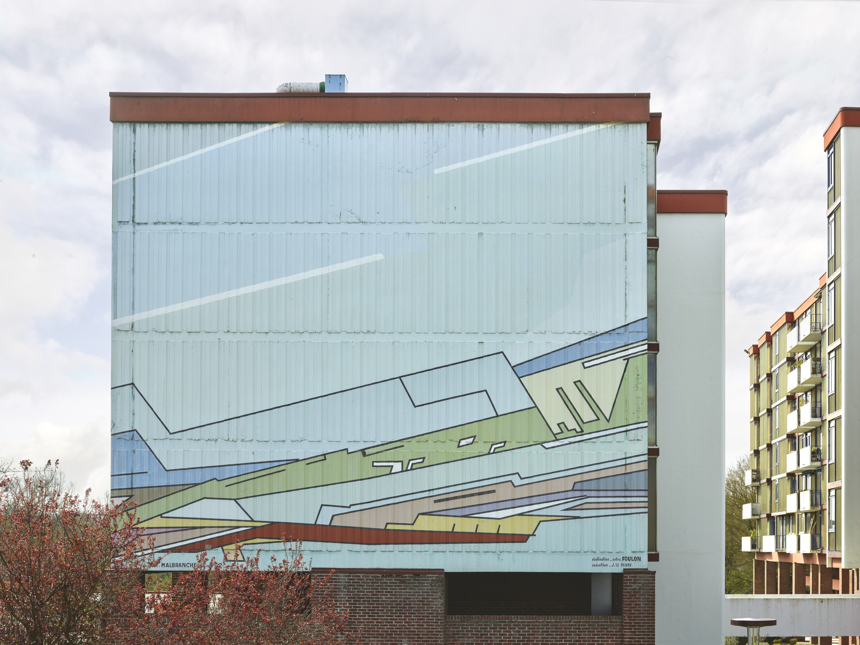 Peinture murale du mur-pignon du bâtiment G1, signé Malbranche, Foulon, J. Le Berre, vue depuis le nord.