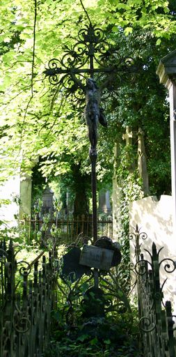 Tombeau (croix funéraire) de la famille du serrurier François Tambini