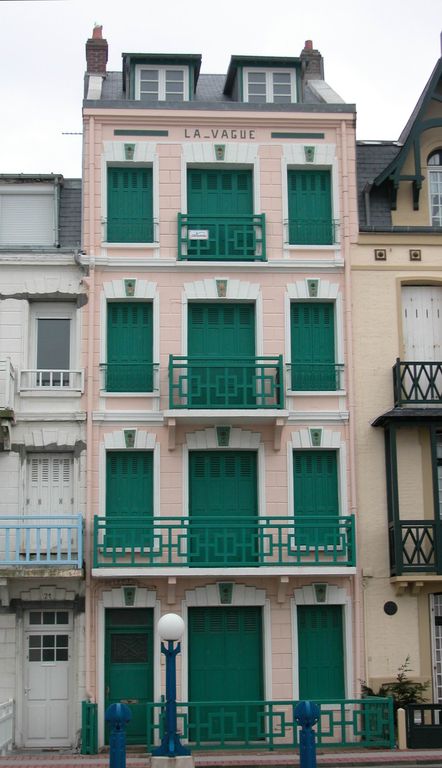 Maison à plusieurs logements superposés, dite La Vague