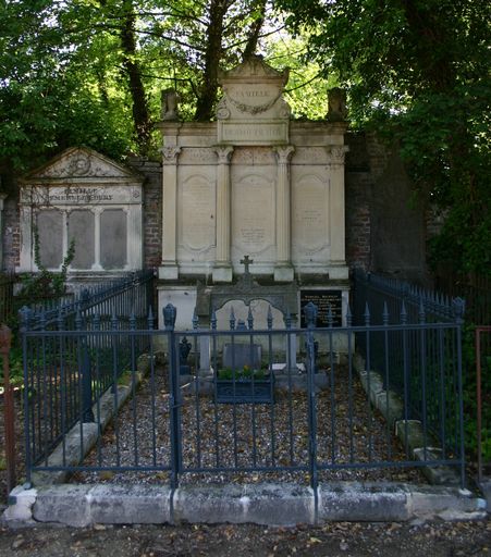 Tombeau (stèle funéraire) de la famille Diollot-Tauxier