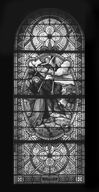 Verrière nord de la nef : Apparition du Christ à saint François d'Assise. Inscription : A la mémoire de M. François POURCHELLE
