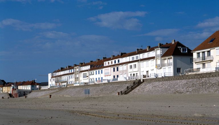 Le front de mer de la station balnéaire de Fort-Mahon-Plage