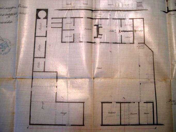 Ancienne ferme, puis mairie et école primaire communale de garçons de Bertangles, actuellement immeuble à logements