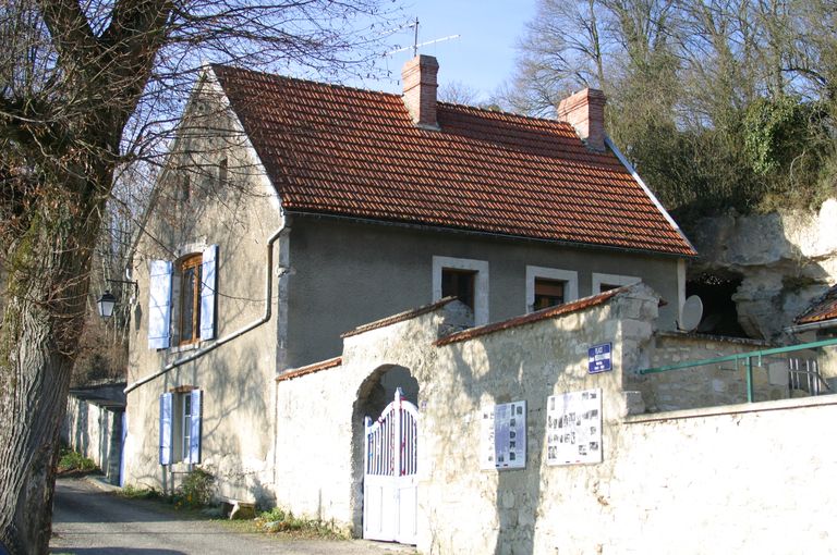 Ancien presbytère, actuellement maison