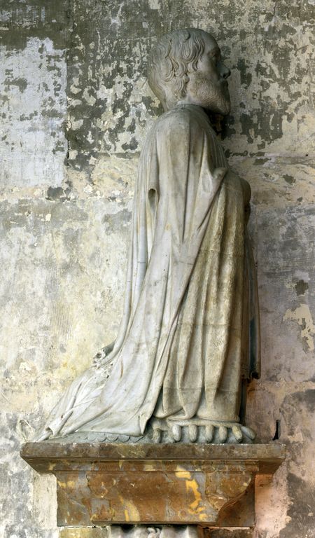 Elément du monument funéraire du chanoine Jacques Chanterel (statue d'applique) : le chanoine Jacques Chanterel en prière