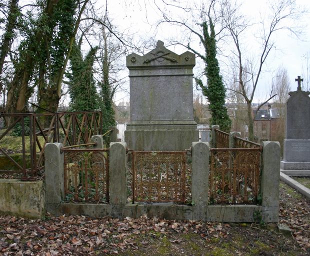 Tombeau (stèle funéraire) de la famille Pinguet