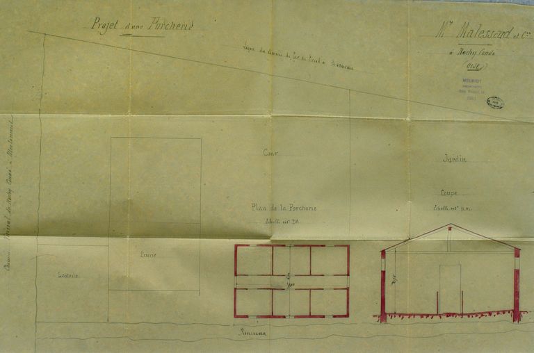 Ancienne laiterie industrielle Malessard, puis des Fermiers réunis, devenue scierie Mathot, puis Dubreuil, devenue atelier de réparation de carrosserie