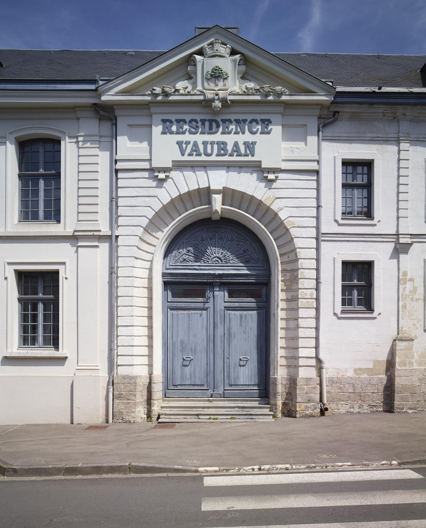 Ancien hôpital des Augustines ou des Sœurs noires, puis hôpital civil et militaire, actuellement maison de retraite Vauban