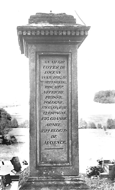 Tombeau (croix funéraire) de A. F. Péon