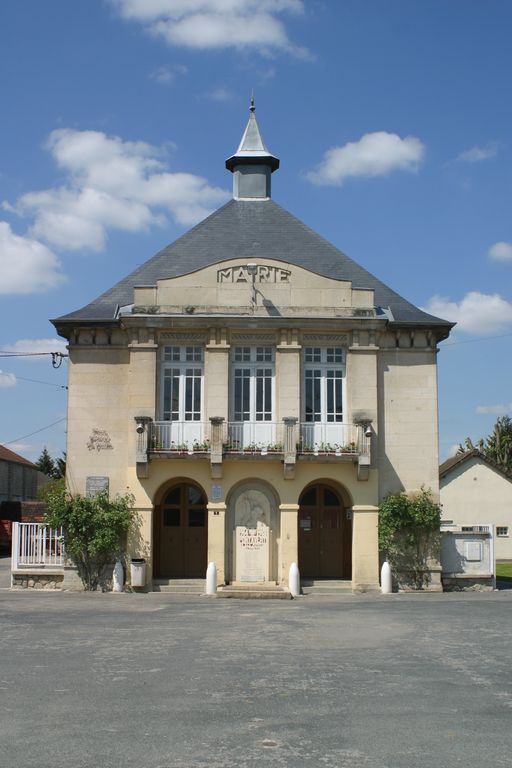 Mairie et ancienne école primaire de Pontavert