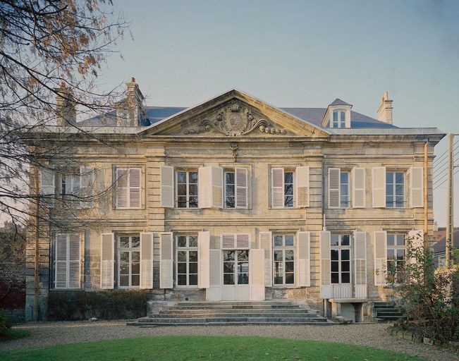 Ancien hôtel Arnette de la Charlonny, puis école de musique de Noyon