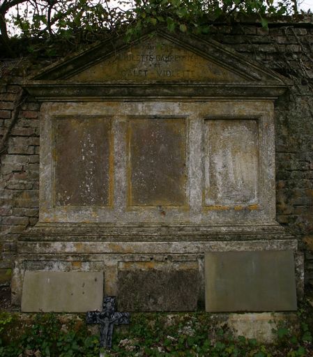 Tombeau (stèle funéraire) de la famille Violette-Carpentier et Galet-Violette