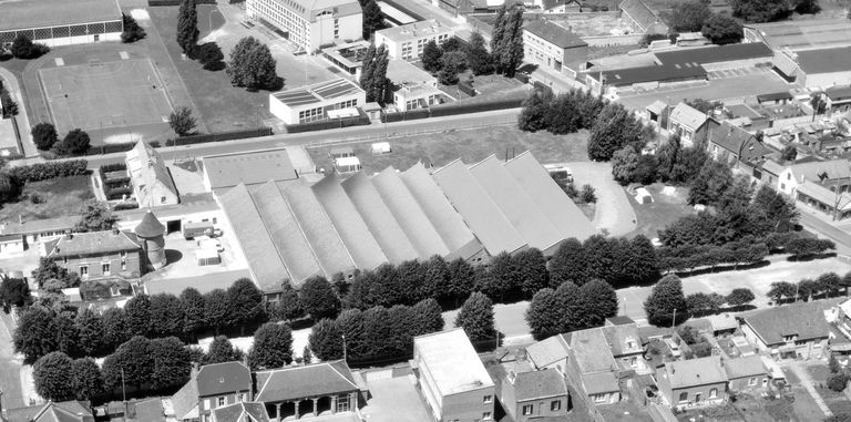 Ancienne usine de bonneterie, dite Ets Fribourg, puis l'Amiénoise textile, puis Maréchal