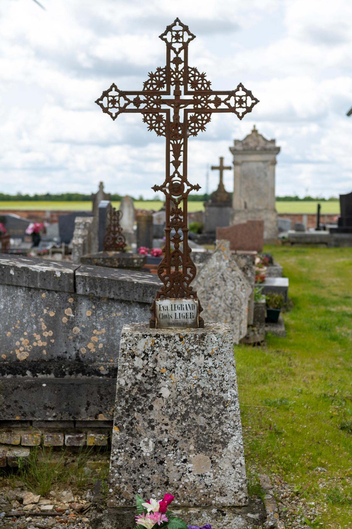 Ancien cimetière paroissial puis communal