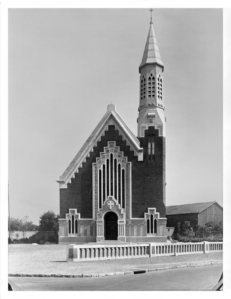 Église paroissiale Notre-Dame de Fargniers (et ancien cimetière détruit)