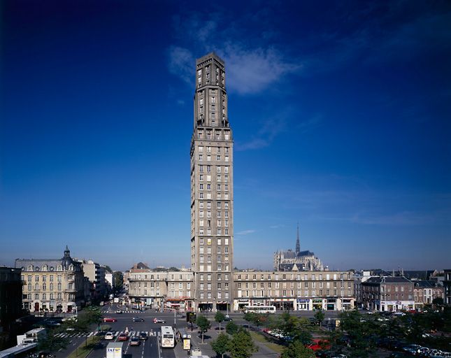 Ensemble des immeubles de la place Alphonse-Fiquet à Amiens