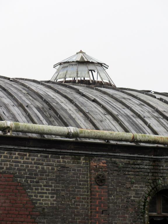 Anciens moulins, puis scierie, devenue filature et tissage de jute Saint Frères à Berteaucourt-les-Dames, dit d'Harondel, puis usine de meubles Sièges de France