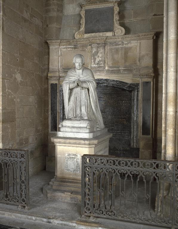 Monument funéraire (priant) de Monseigneur Jules-François de Simony