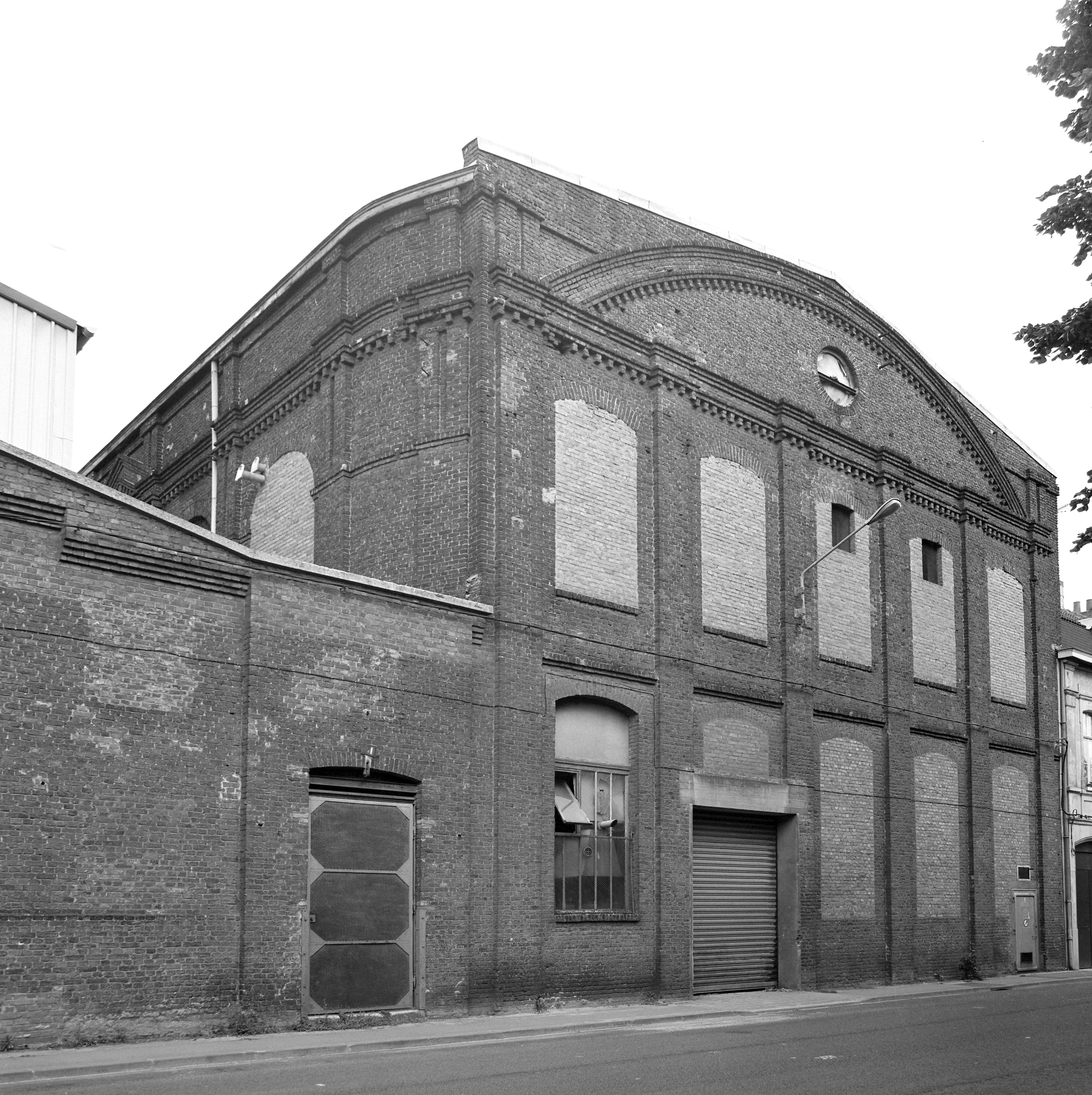 Tissage L. Dulac dit Manufacture de toiles & teinture La Méridionale et usine de teinturerie Coisne et Lambert, puis usine de teinturerie Coisne et Lambert, puis Dufour, puis Charvet, actuellement tissage TRP Charvet