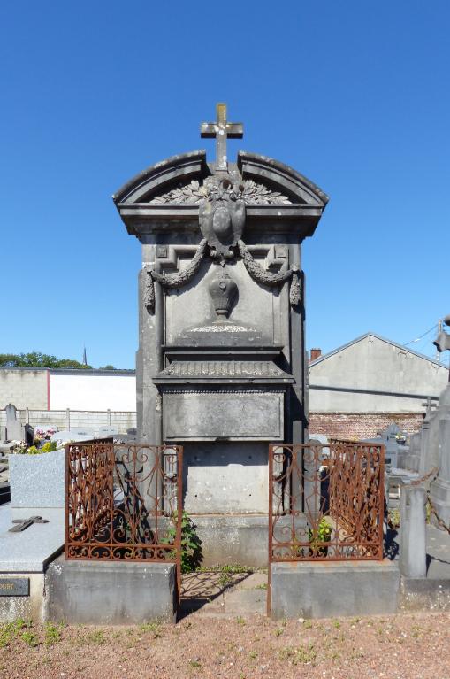 Tombeau (stèle funéraire) de la famille du fabricant de bonneterie Amédée Hareux