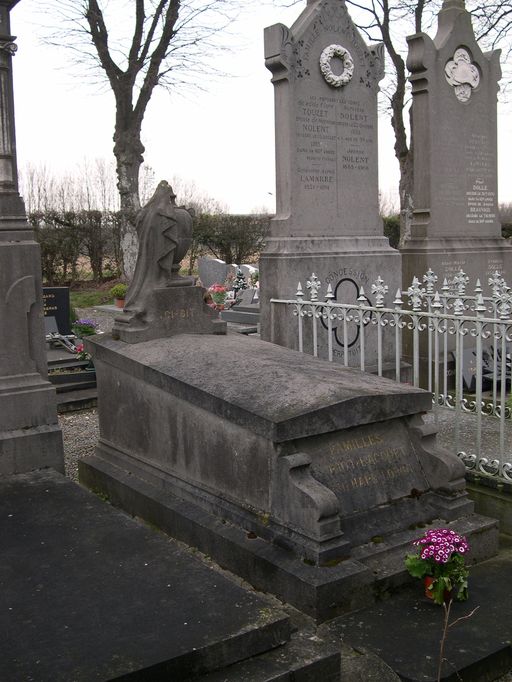 Tombeau (sarcophage) des familles Loriot-Bacquet et Guénard-Loriot