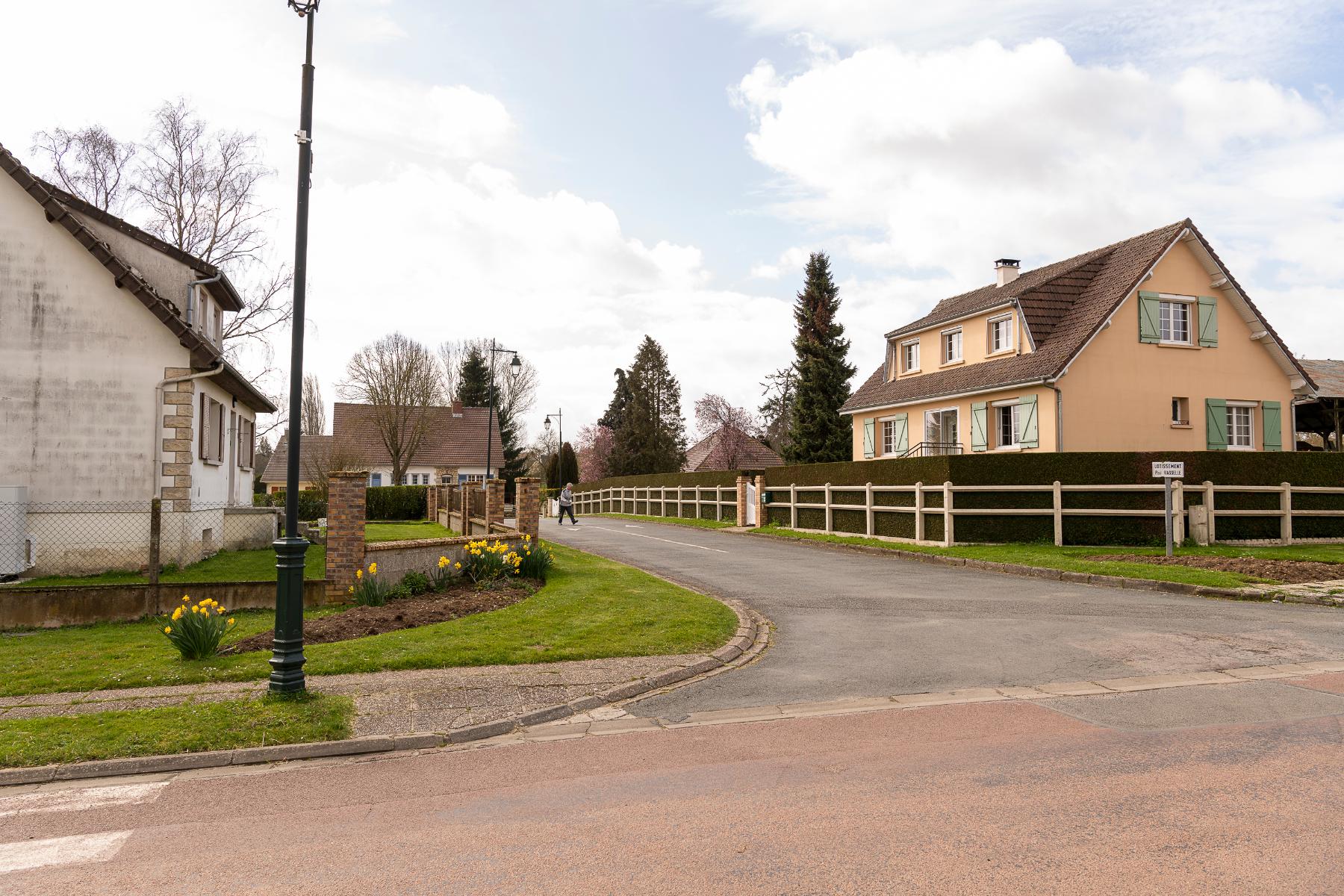 Le village d'Oursel-Maison et le hameau de la Neuve-Rue