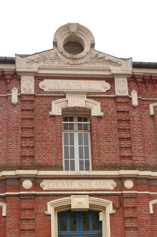 Ancienne école primaire de garçons de Saleux-Salouël, puis groupe scolaire et mairie de Saleux