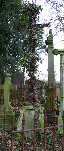 Enclos funéraire Herbert et tombeau du chanoine Jean-Baptiste Correur