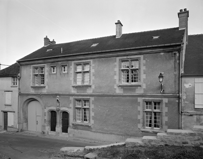 Vue générale depuis la rampe d'accès au château.