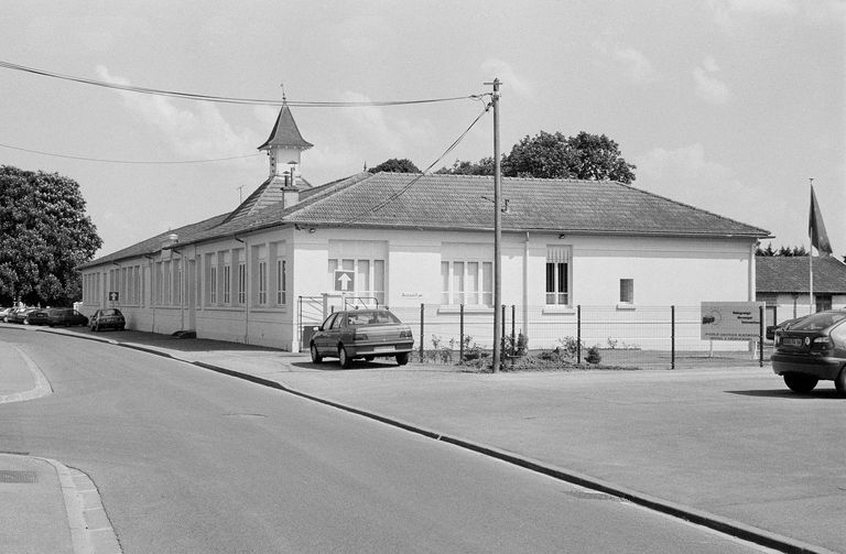 Cité ouvrière de la glacerie Saint-Gobain Chantereine