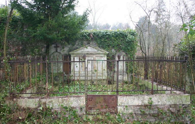 Enclos funéraire de la famille Madaré